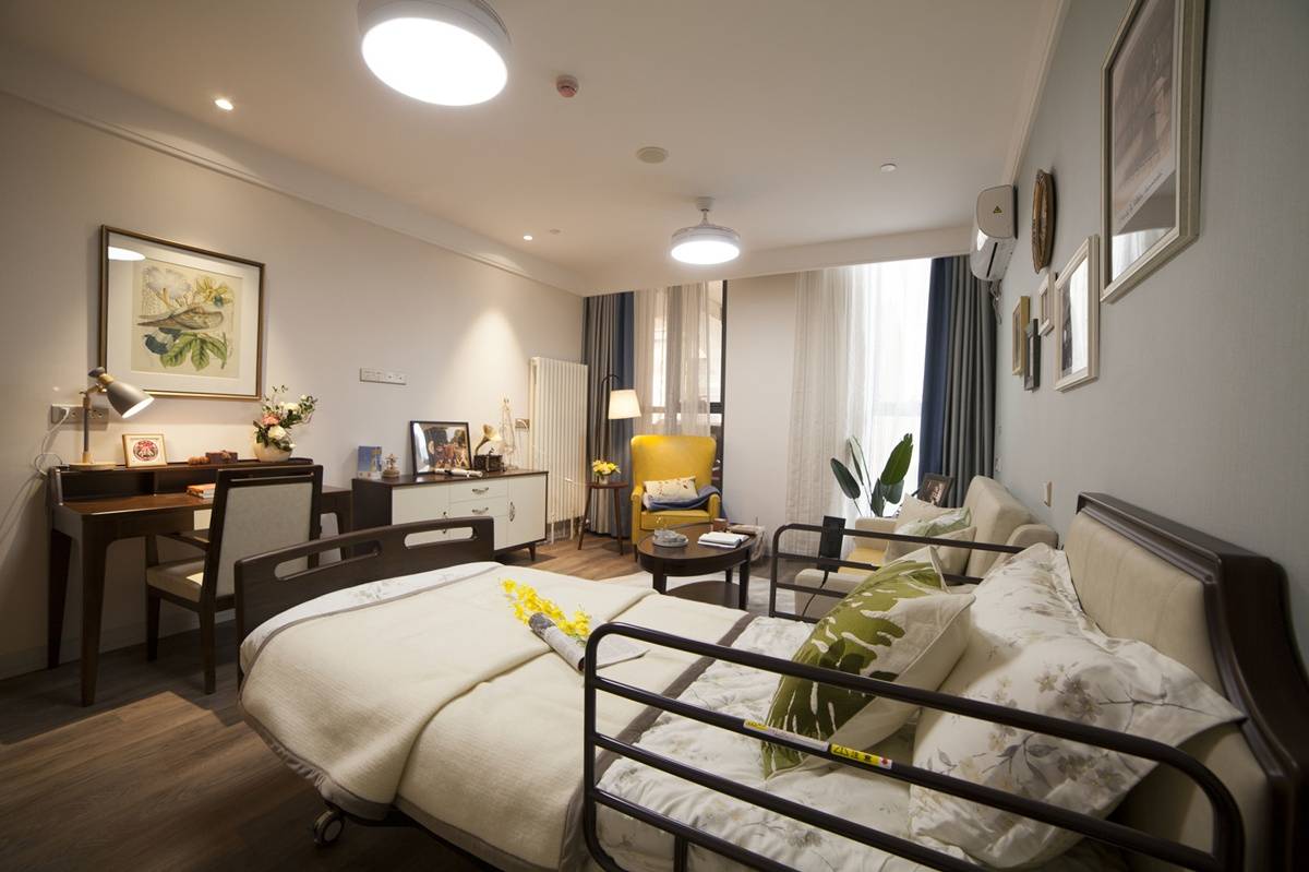 乐时光+悦年华颐养中心专注老年痴呆照护守护长者尊严晚年ky开元棋牌【2026最新】北京口碑好的养老院盘点普(图2)